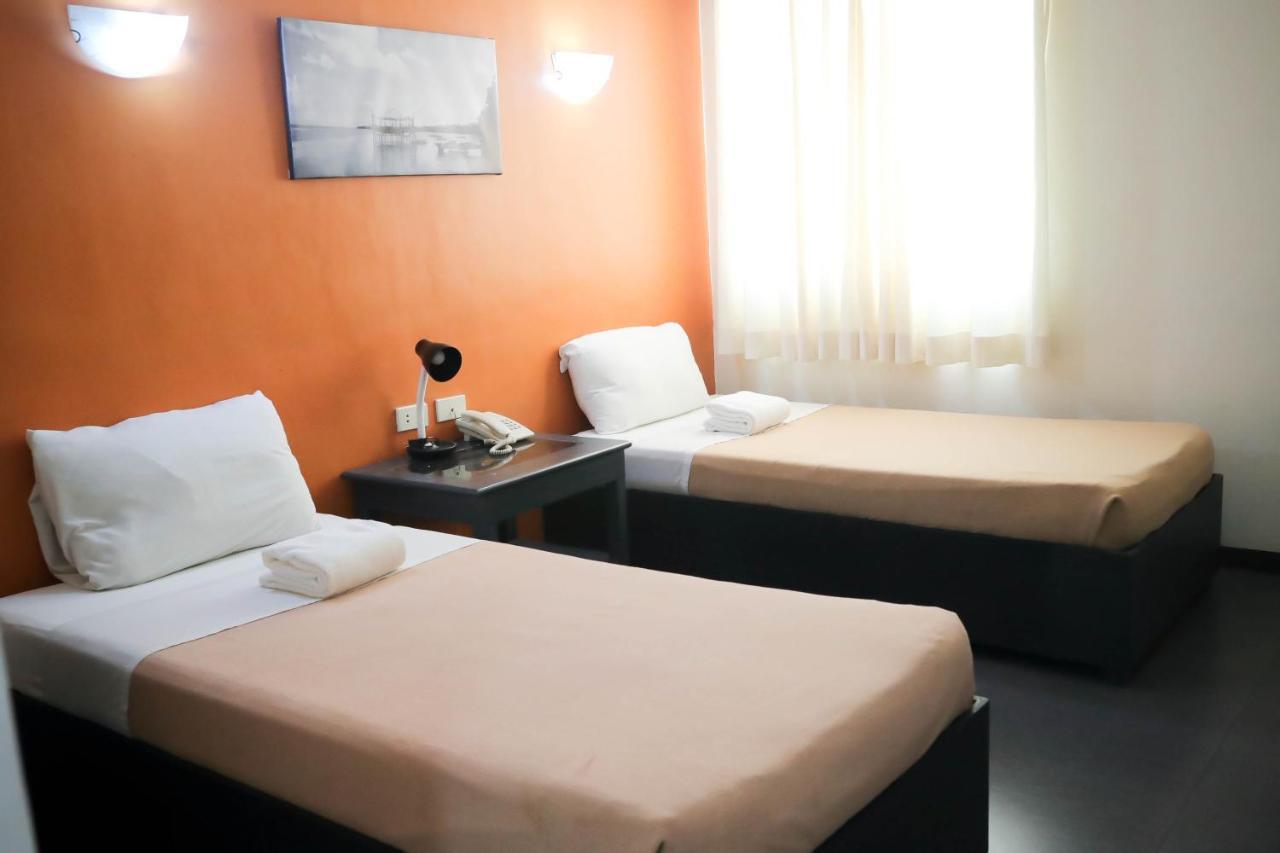 Ialodge Ormoc Eksteriør bilde